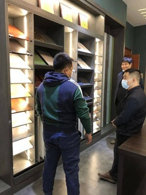 熱烈歡迎索菲亞代表蒞臨參觀工廠，共繪全屋定制合作藍圖